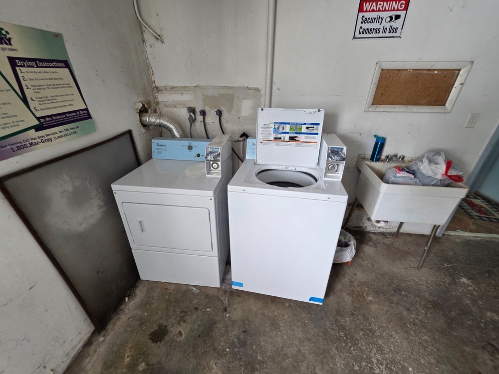 WHIRLPOOL WASHER AND DRYER SET[REF]