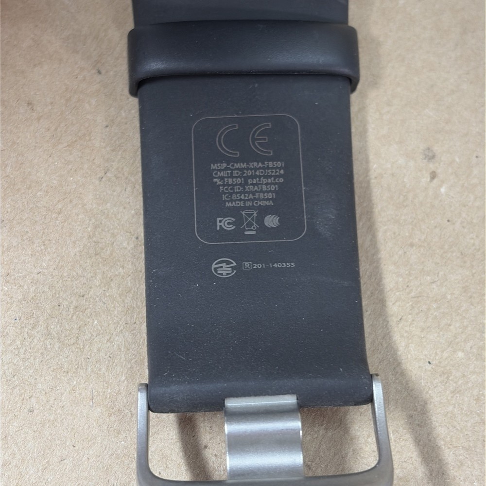 Fitbit Surge Activity Tracker Watch FB501 Large Black No charger Untested