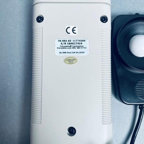 Fisherbrand Traceable Dual-Range Light Meter