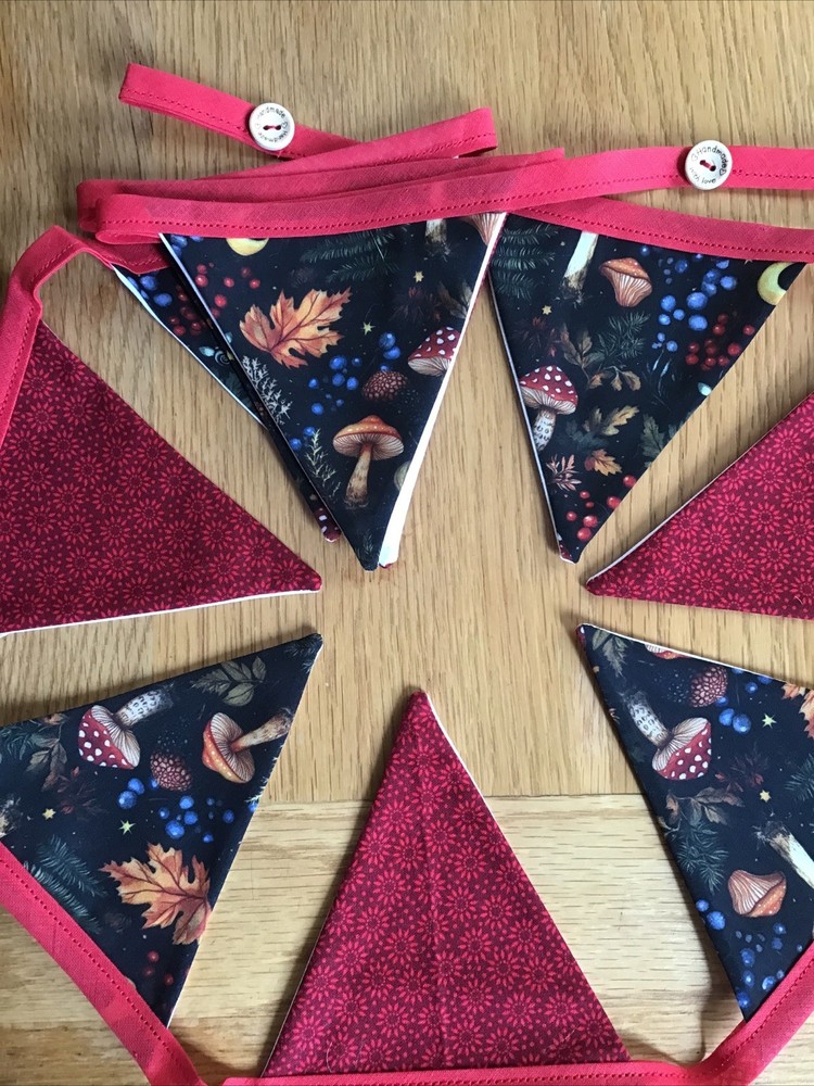Unique Handmade Bunting Toadstool 🍄 Handmade Buttons Approx 2 METER 11 FLAGS