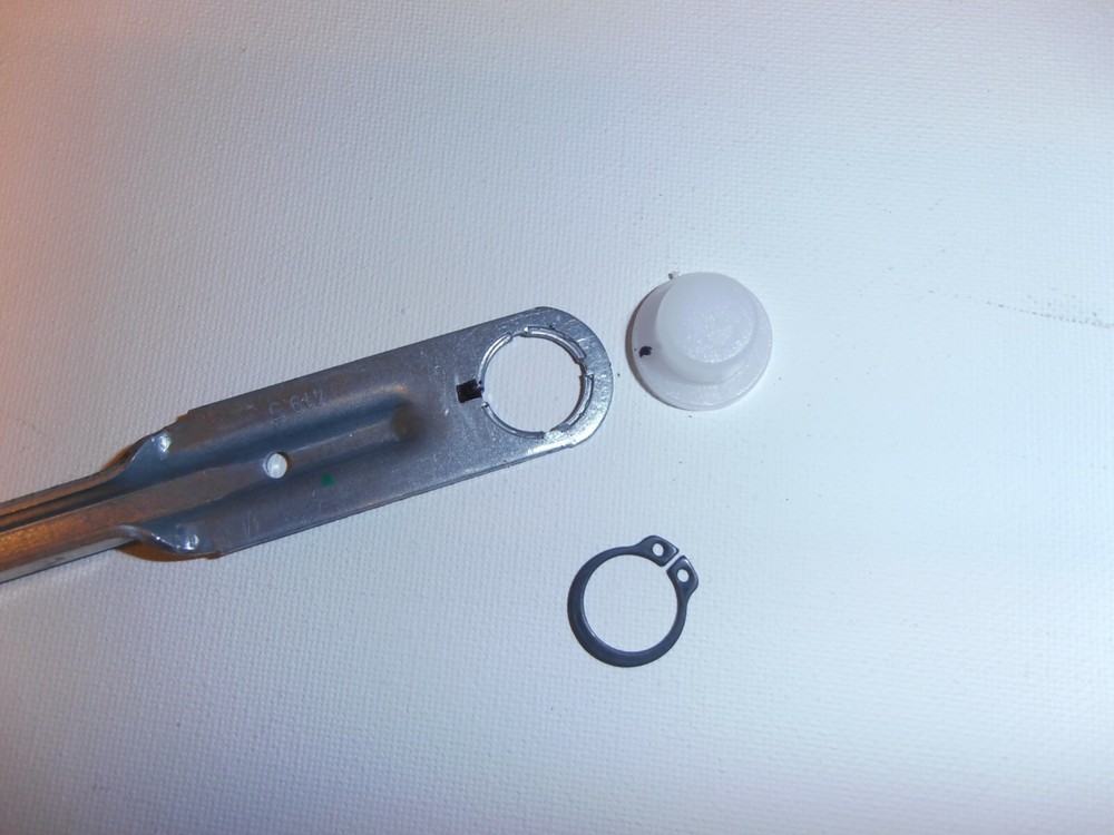 Maserati Workshop 8 Wiper Linkage Plastic Socket Rep Fits Genuine
