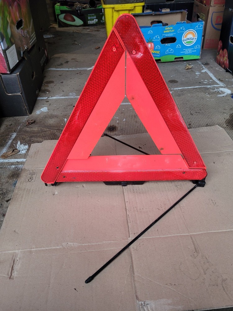 MERCEDES E CLASS W211 EMERGENCY HAZARD WARNING TRIANGLE