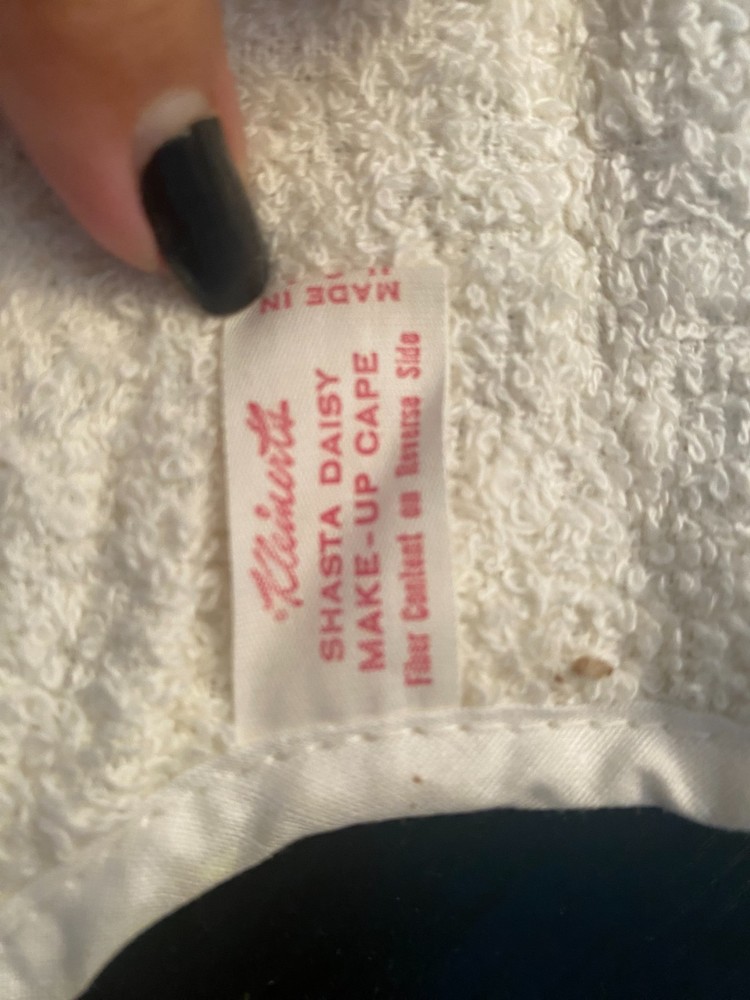 Vintage Make Up Cape - Shasta Daisy