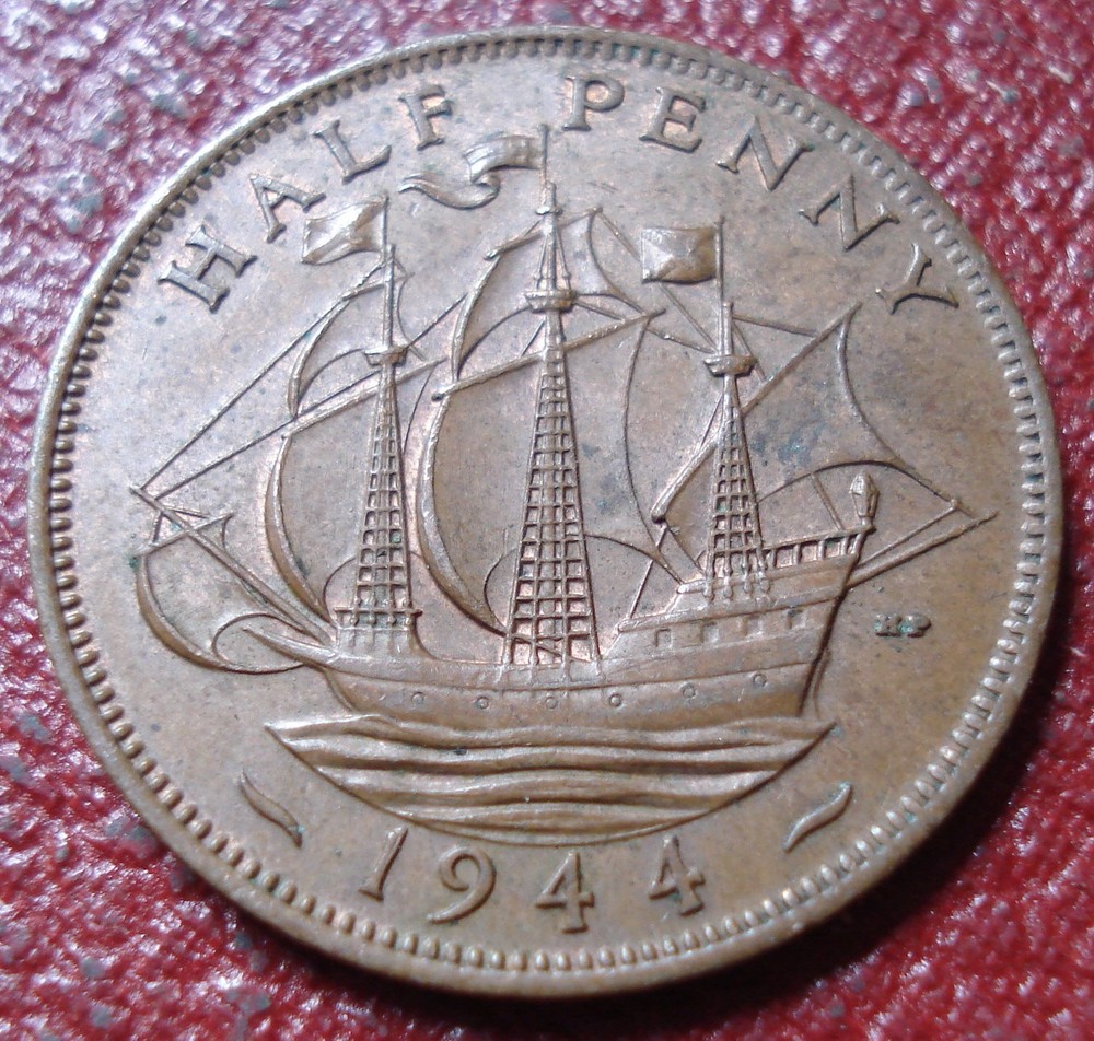 1944 BRITISH HALF PENNY IN EF-AU CONDITION