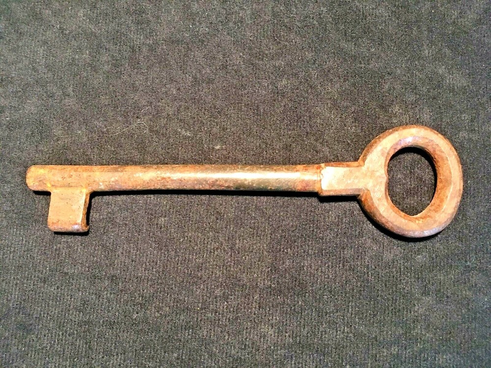 Antique Iron Skeleton Key