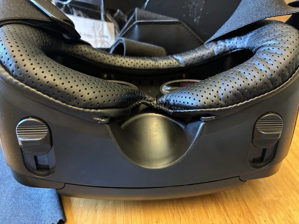 VR Headset with Controller Adjustable 3D VR Glasses Virtual Reality Headset