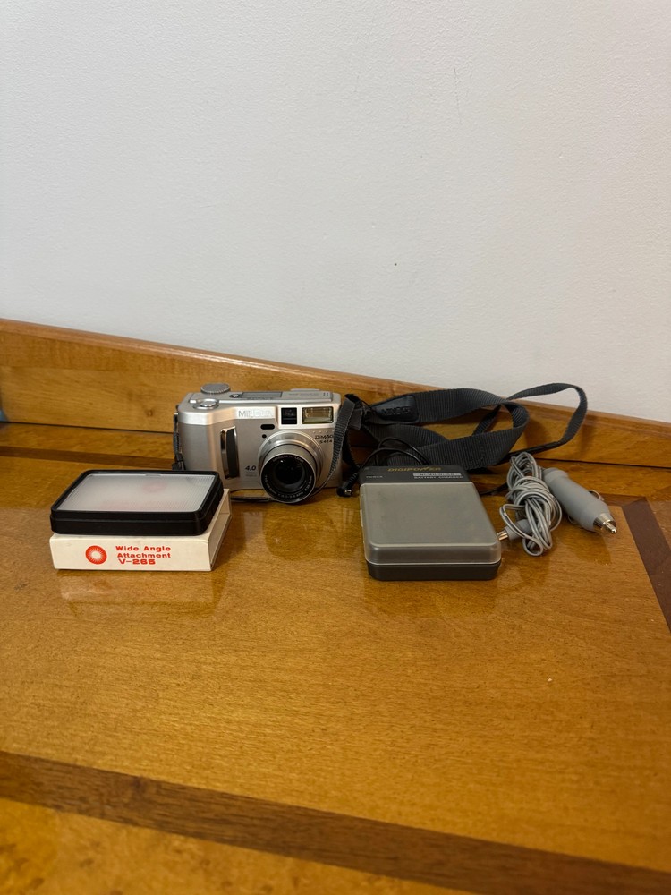 Minolta Dimage S414 Digital Camera