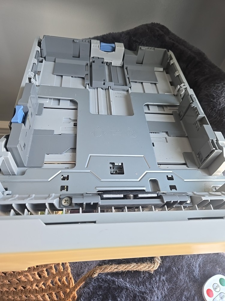 This is a genuine HP RC2-6106 sheet paper input tray for a printer. 