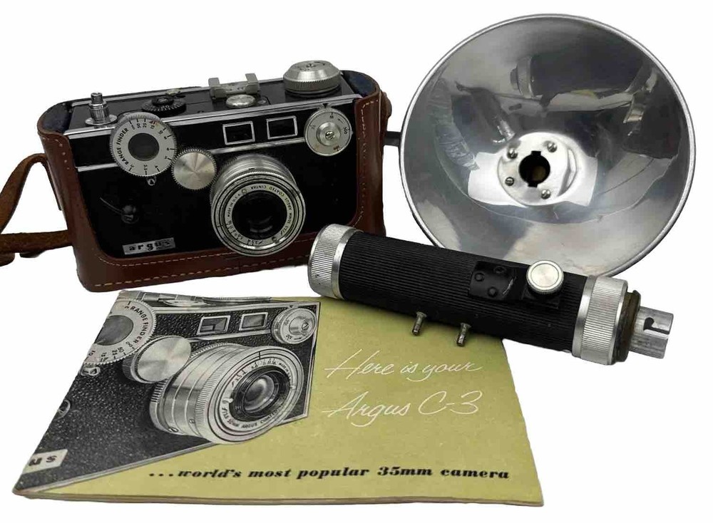 Vtg Argus C3 35mm Rangefinder Brick Camera Lot Flash Manual Case USA Untested