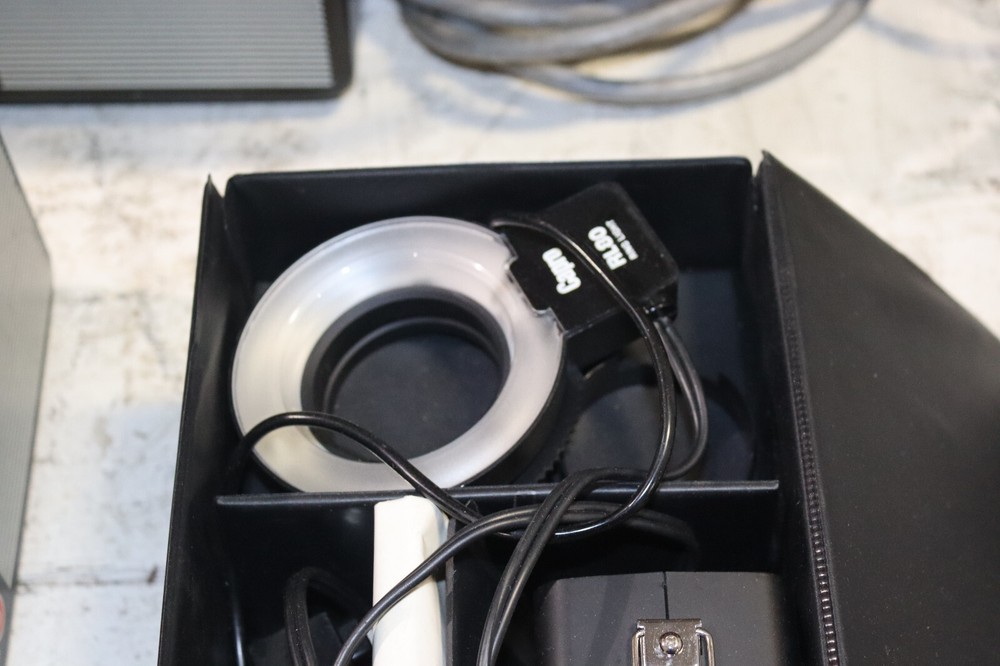 Vintage Capro RL80 Ring Light with case