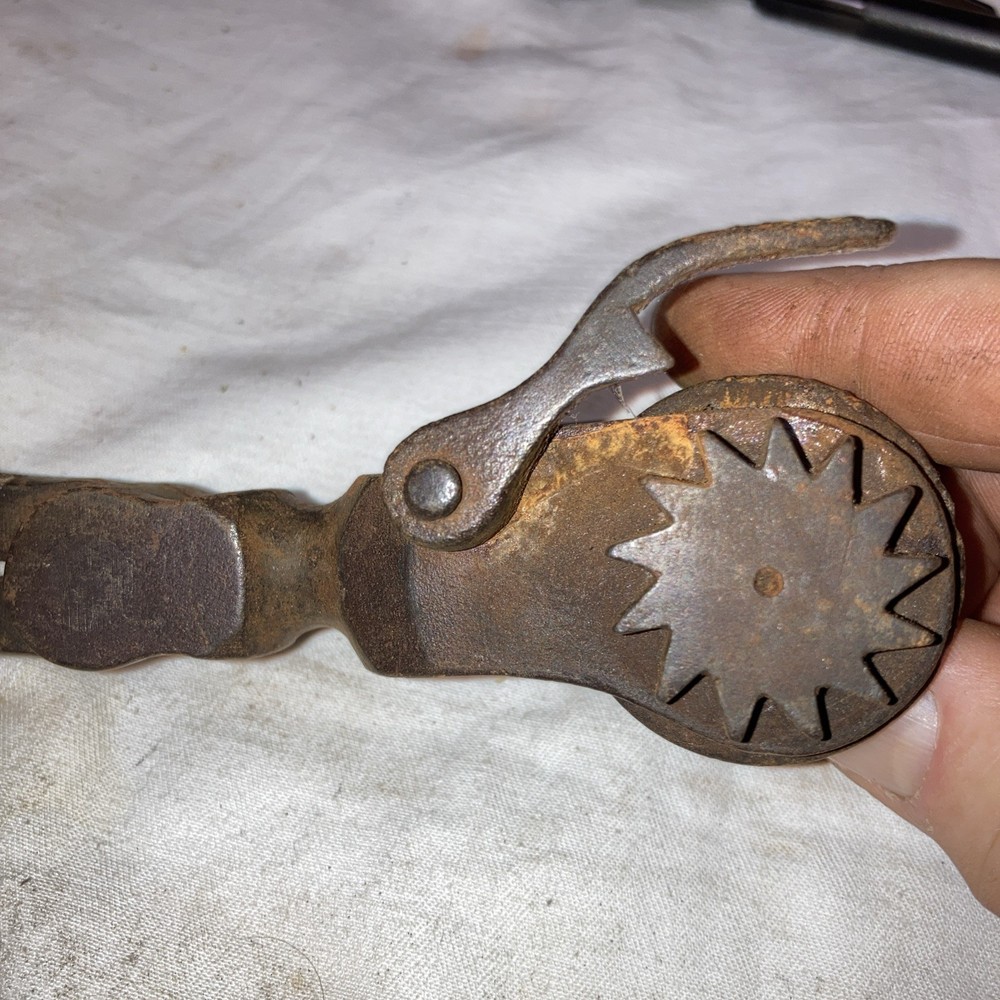 Vintage Wire Stretcher