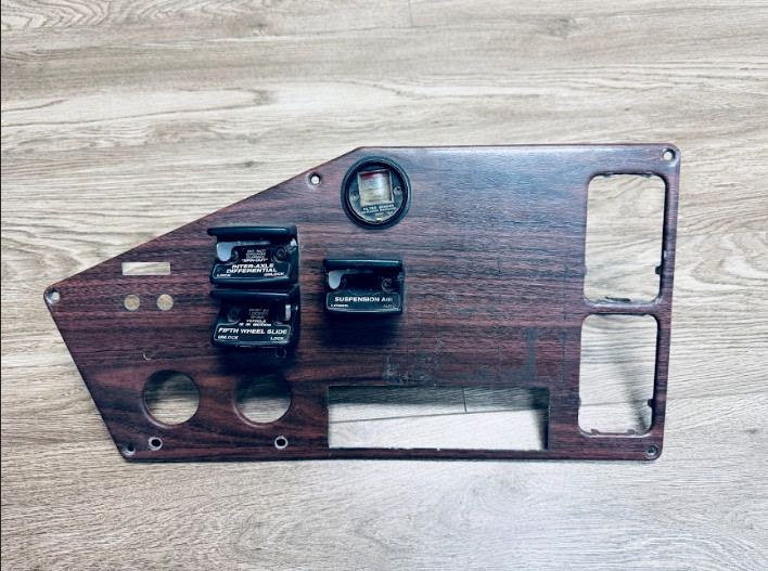 Freightliner FLD120 Switch Panel