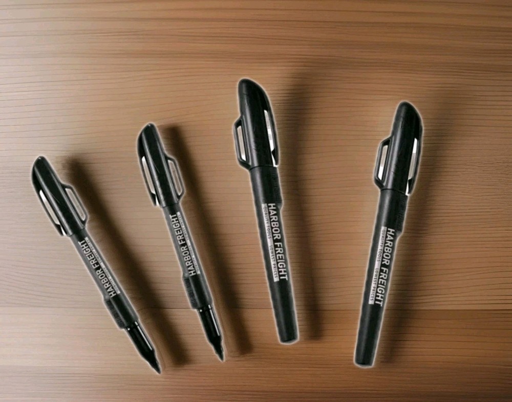 Clog-Resistant Jobsite  Two Permanent Markers, 4-Pack