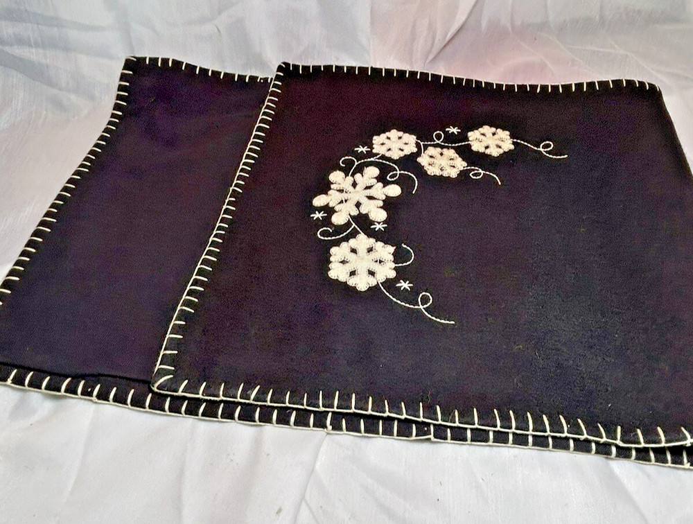 Table Runner Snowflake Pattern