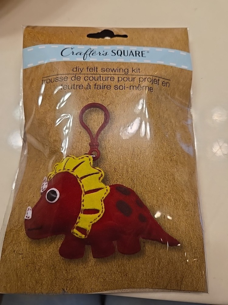 Crafter's SQUARE Felt Sewing Kit.