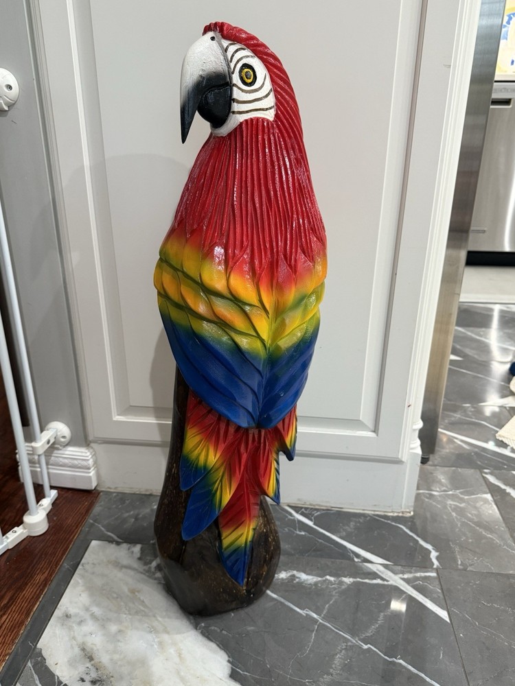 MACA PARROT IN SOLID WOOD MADE IN COLOMBIA.