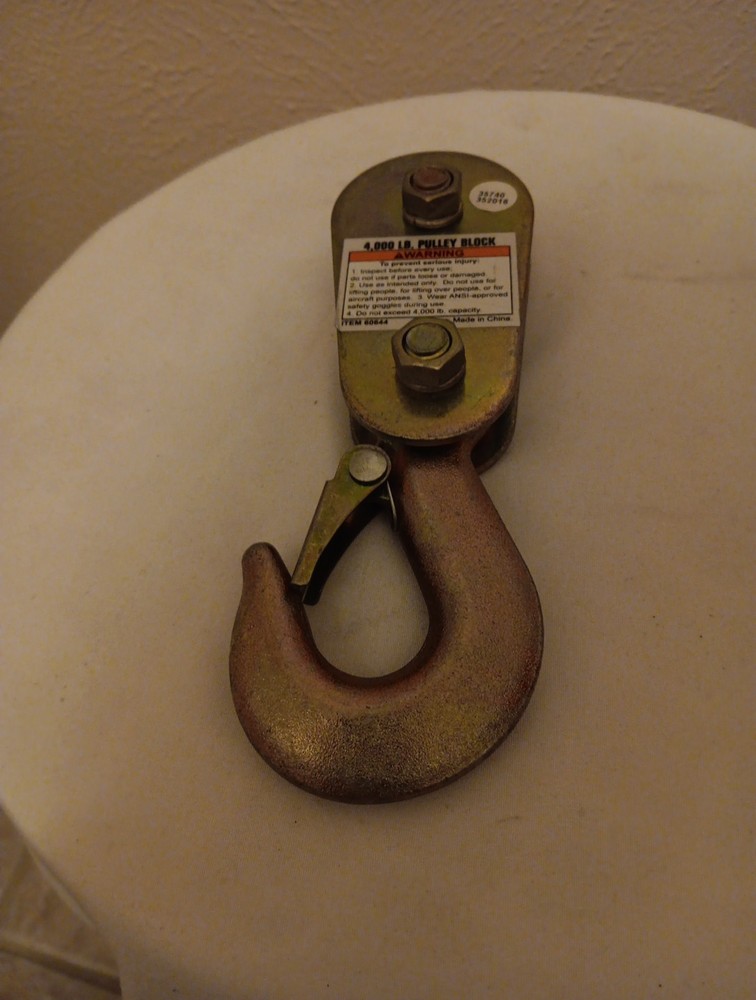 4 000 LB Pulley Block with Hook .