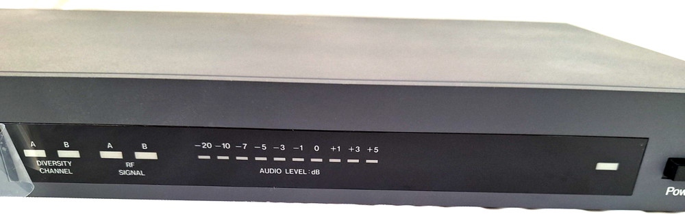 EV Electro-Voice MR2500 Dual Reciever Diversity Wireless Microphone System