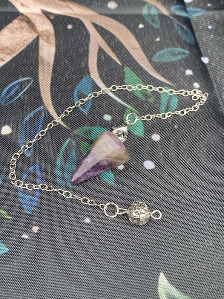 MAGICAL STONE PENDULUMS DIVINATION METAPHYSICAL