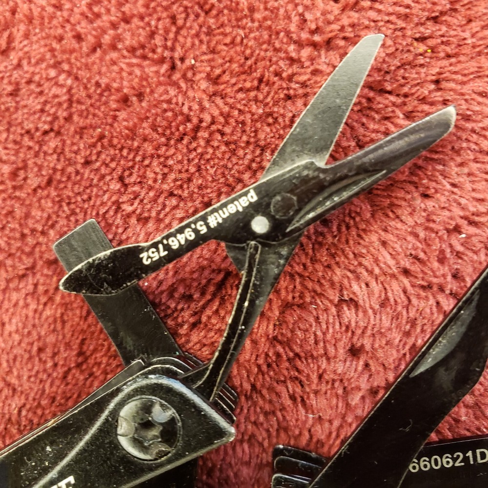Lot of 2 Gerber Multi Tool Dime multiplier Black read