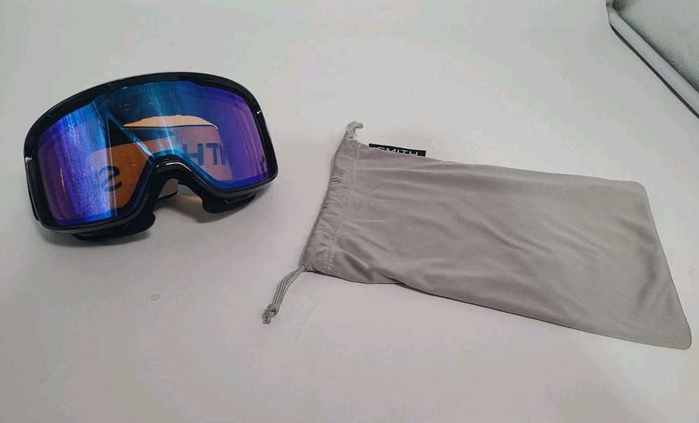 Smith Frontier Snow Goggles Blue Lens Mirrored Medium Fit.
