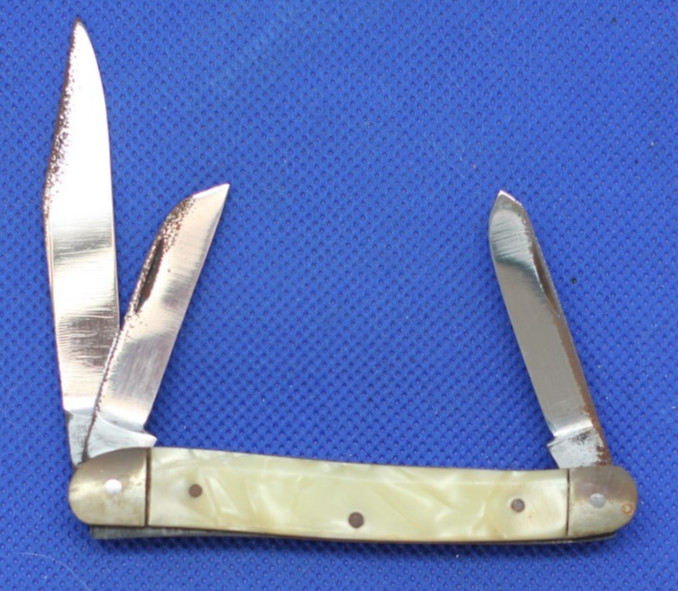 Vintage Sword & Shield 3 blade pocketknife