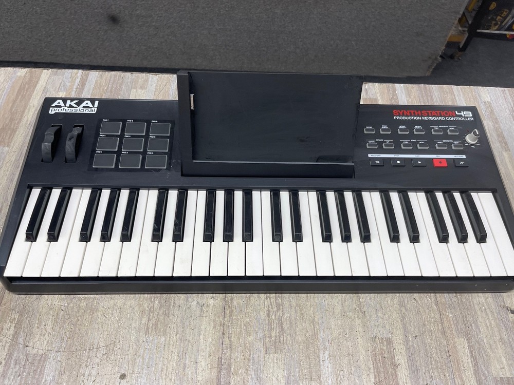 Akai Synthstation 49 Midi Keyboard Controller for iPad EUC