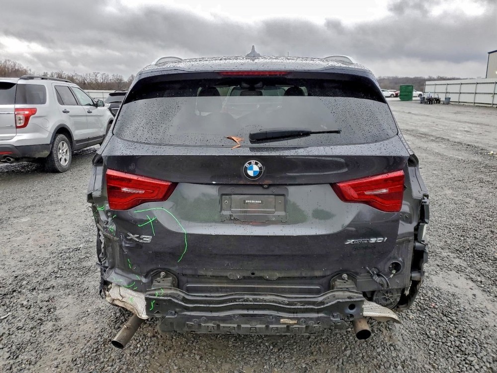 X3 2019 Glove Box 4962446