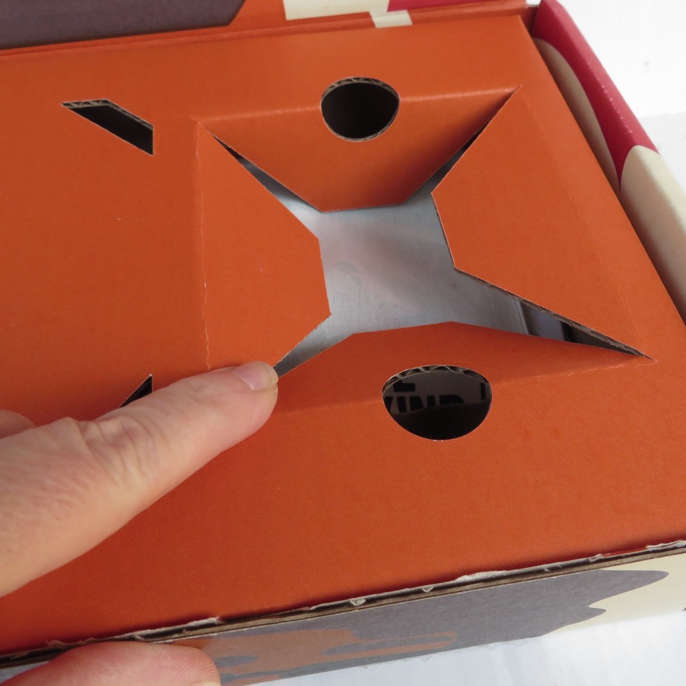 Ellen DeGeneres Fall 2020 Be Kind Box including wireless earbuds