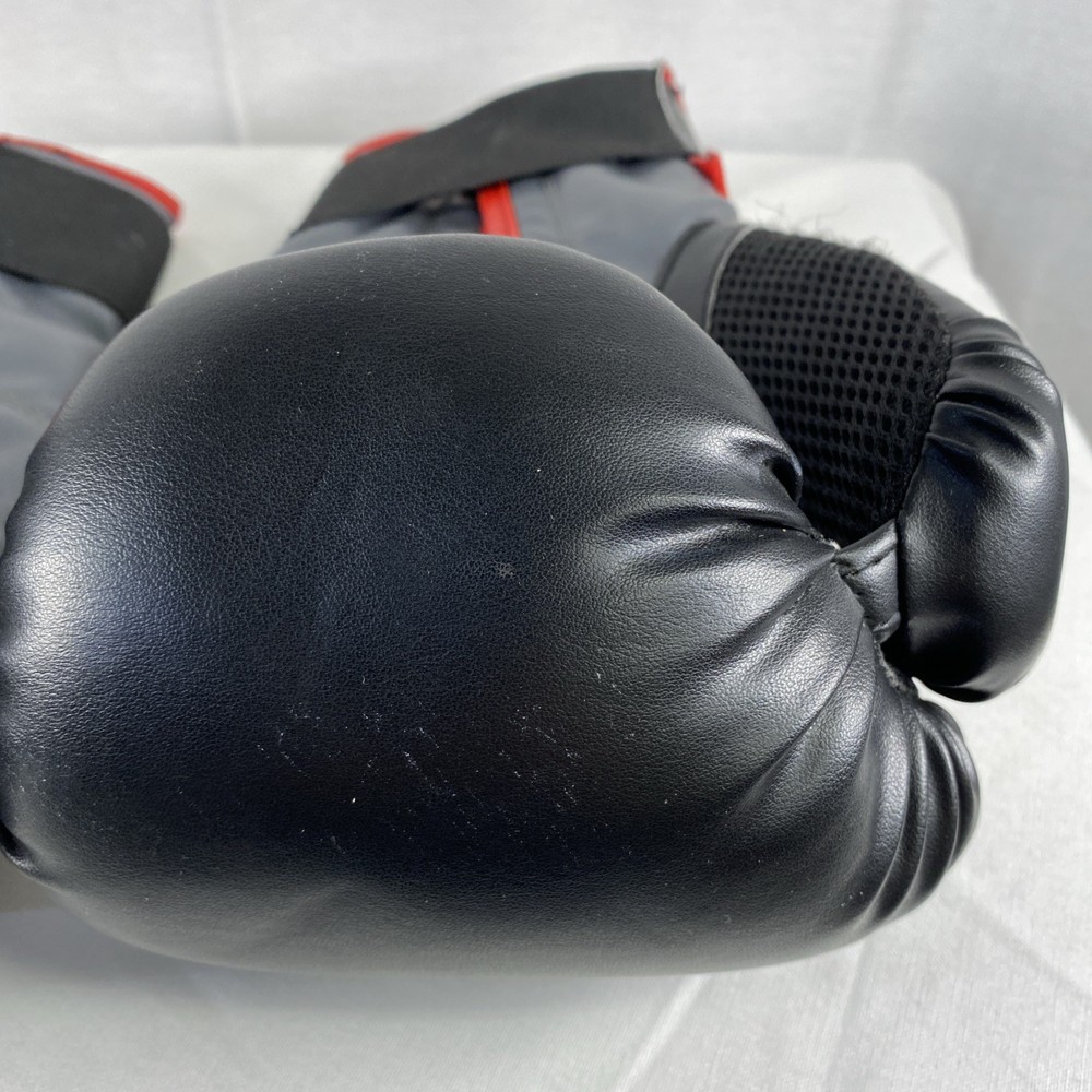 Everlast 14 oz Sparing Boxing Core Training Gloves Black Red hook loop Closure
