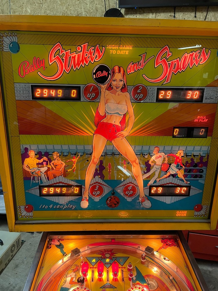 Bally - "Strikes and Spares " - 1978