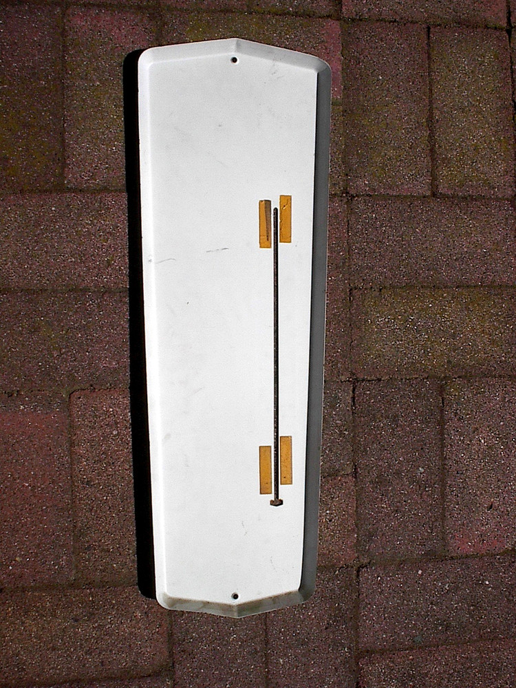 VVINTAGE PRO EXPRESS TRICKING CO. THERMOMETER, 24" LONG