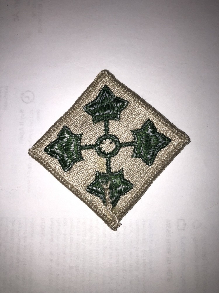 4th Infantry Division U.S. Army Shoulder Patch Insignia