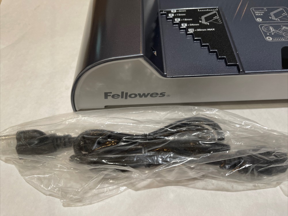 Fellowes Office Thermal Binder Helios 30 New