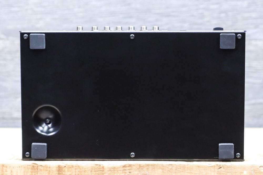 Boss GX-10 Guitar Effects Processor Compact Guitar & Bass Amp/Effects Processor