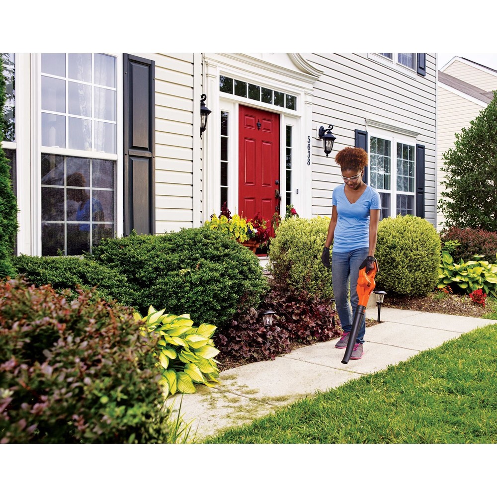 BLACK+DECKER 20V Max Lithium Sweeper - LSW221