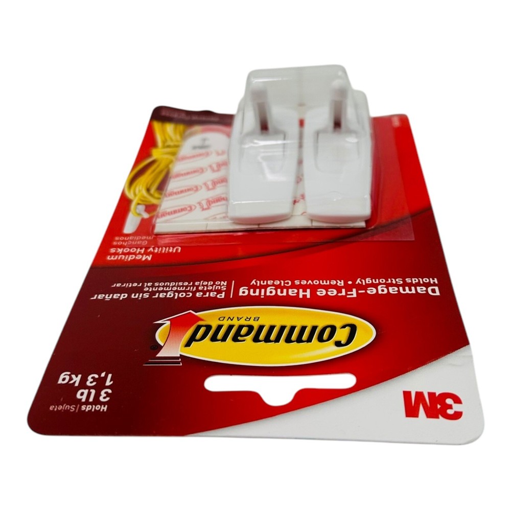 4 Hooks Command Medium Utility Hooks White General Purpose Hooks & Strips