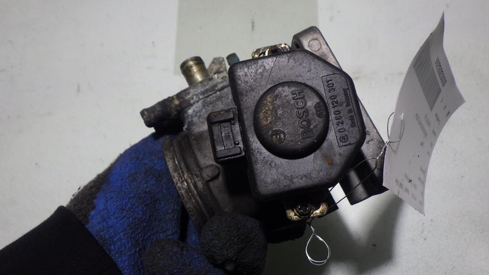 87 BMW 528e Throttle Body