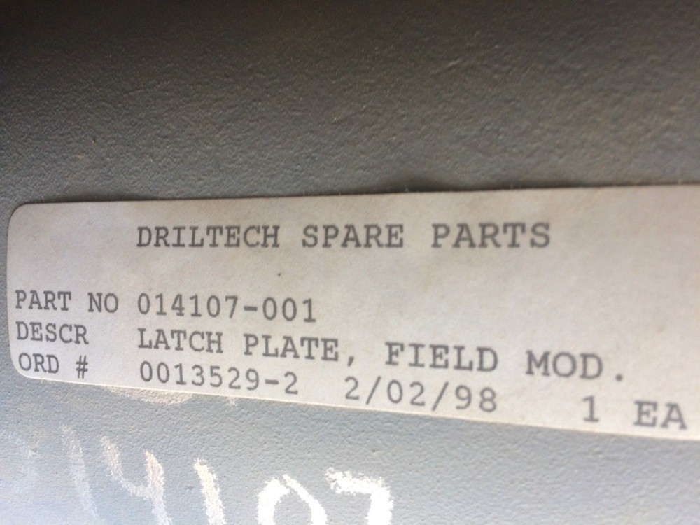 driltech latch plate 014107-001