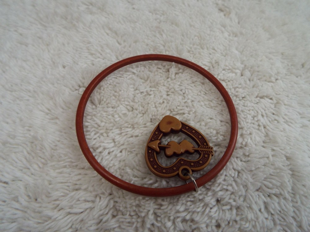 Plastic Brown Valentine Heart Charm Bangle Bracelet (C53)