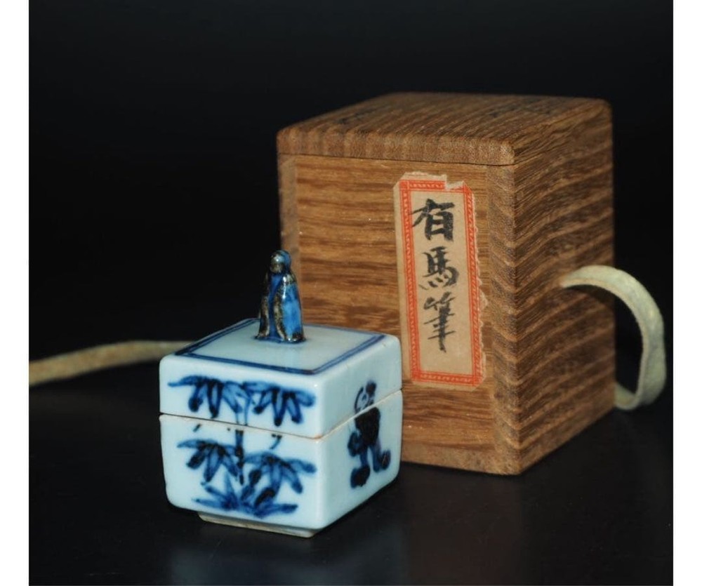 Kutani Ware Suda Seika Incense Container With Signed Box Japan blue white