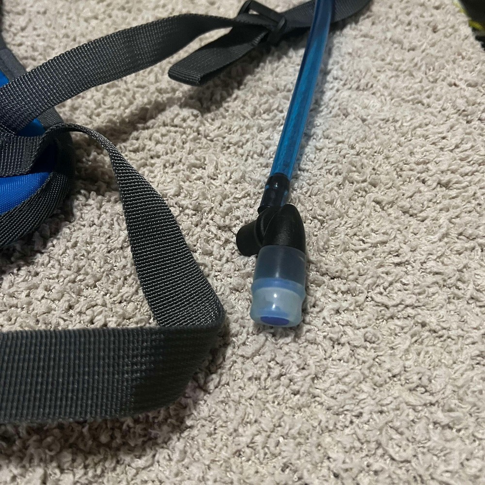 Vibrelli Water Hydration Bag/Backpack 2.0L, W/Adjustable Straps & Cargo Net Blue