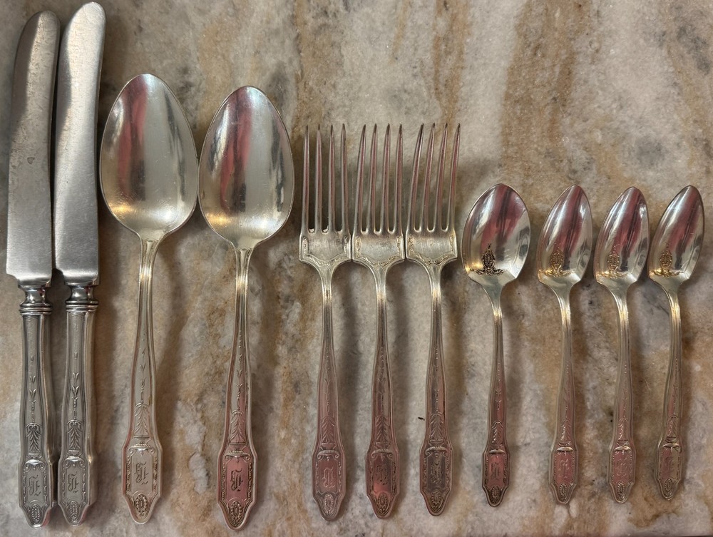 Adelphi Silverplate 1920 Oneida Silver Heirloom 11pc set