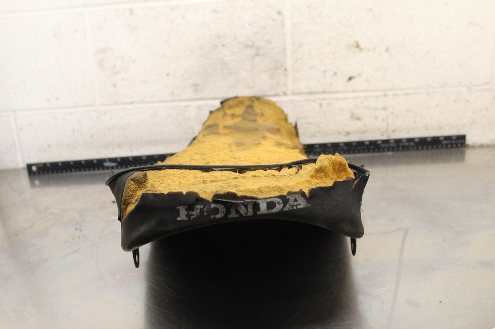 1976 Honda MR250 SEAT SADDLE B396