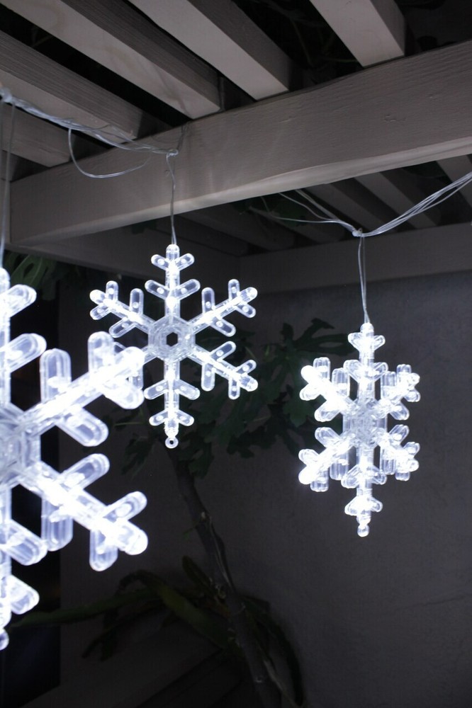Perfect Holiday LED Snowflake String Lights 6pc Plug-In 8 Light Functions White