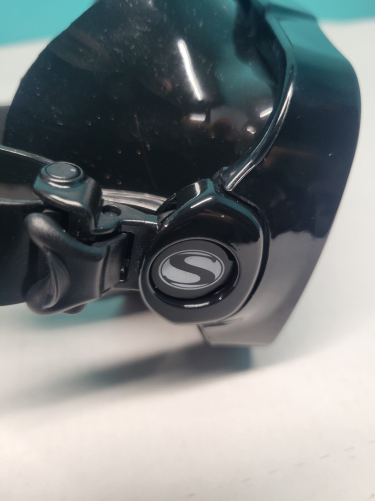 Sherwood Vantage Mask Black Silicone