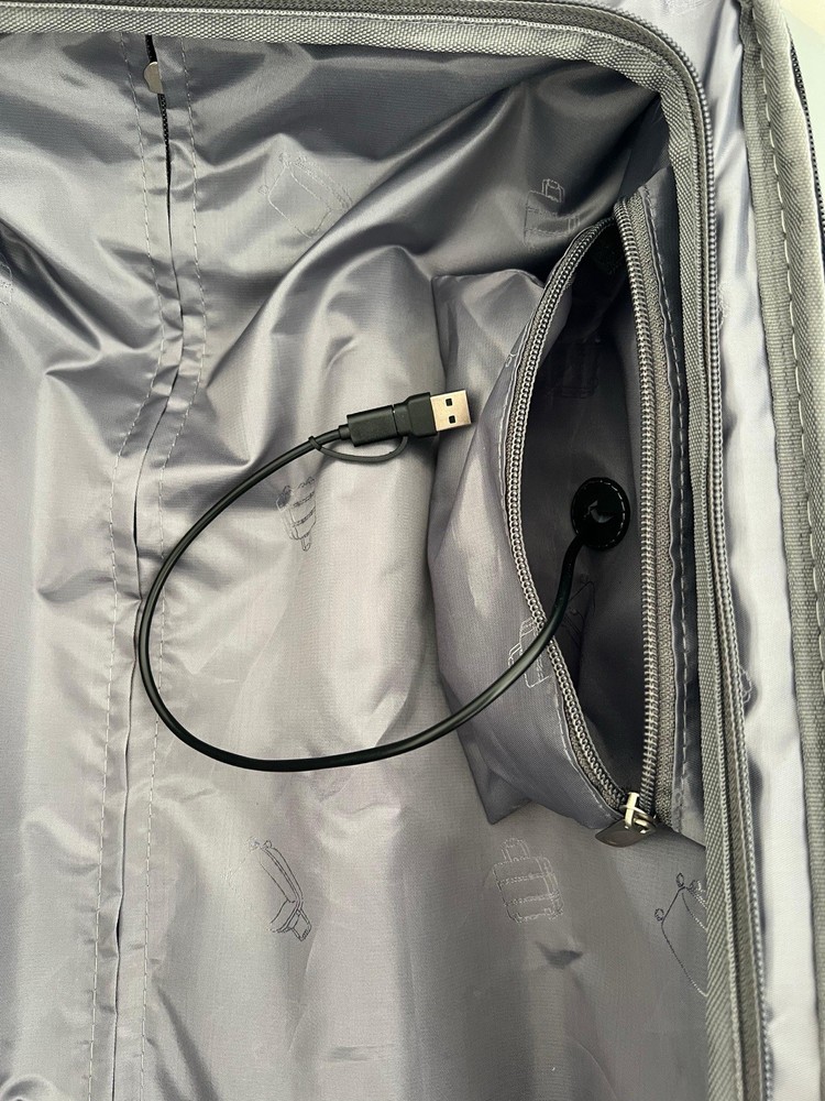 Orivier 20” Carry-On with Vacuum Compression, TSA Lock & Water-Resistant