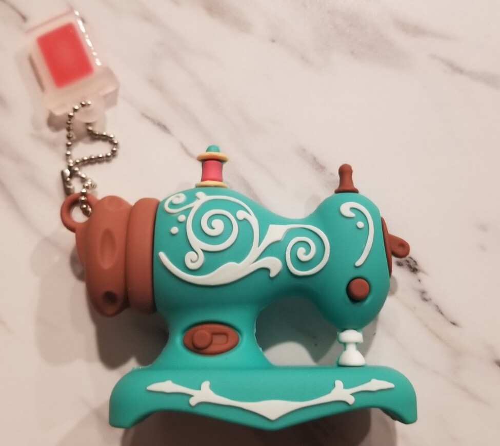 Flash USB Drive 16 GB Sewing Machine