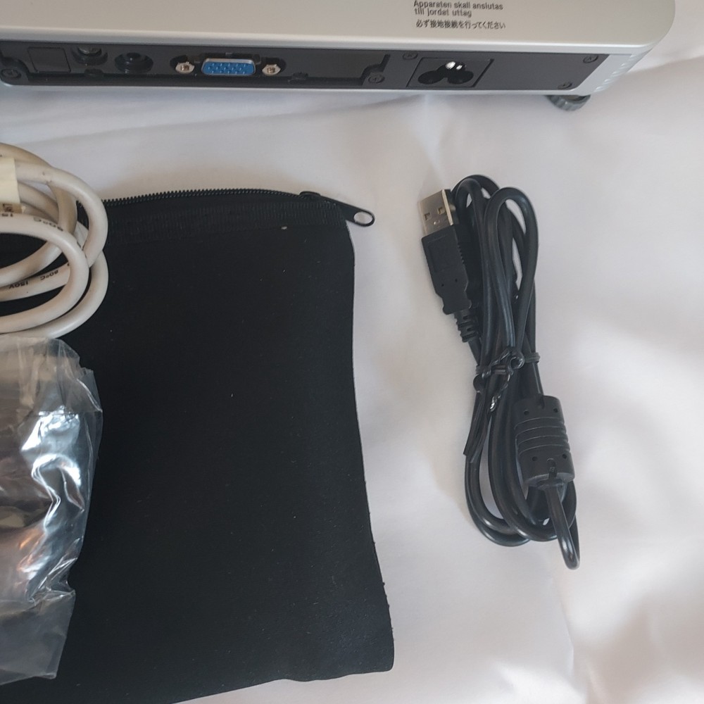 Casio Slim DLP Projector XJ Series w/ Remote, Cables & Case Tested Working