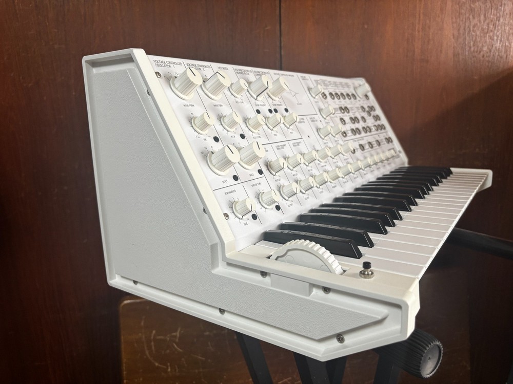Korg MS-20 FS Semi-Modular Synthesizer White w/ case